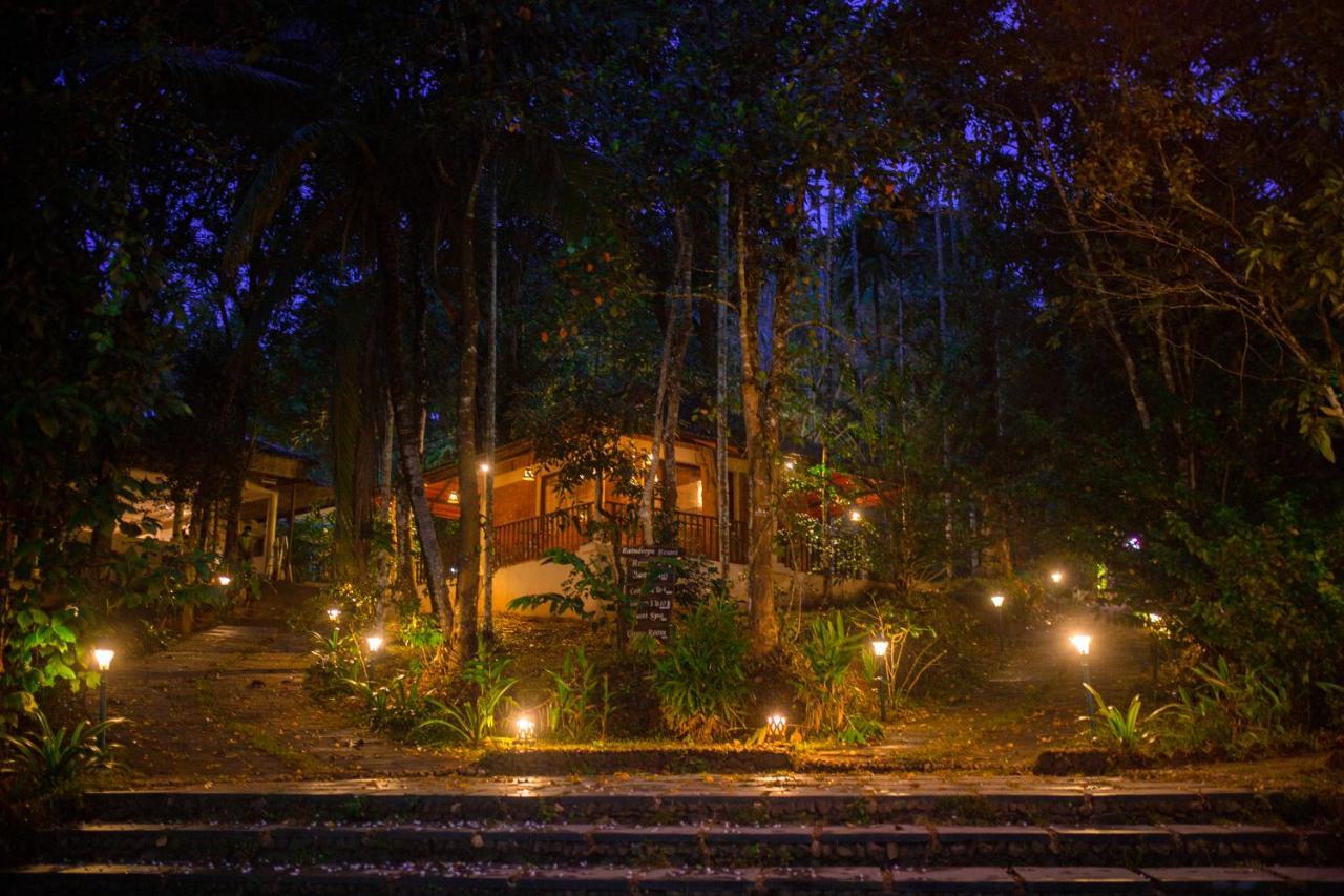 Raindrops Resorts Sultan Bathery Eksteriør billede