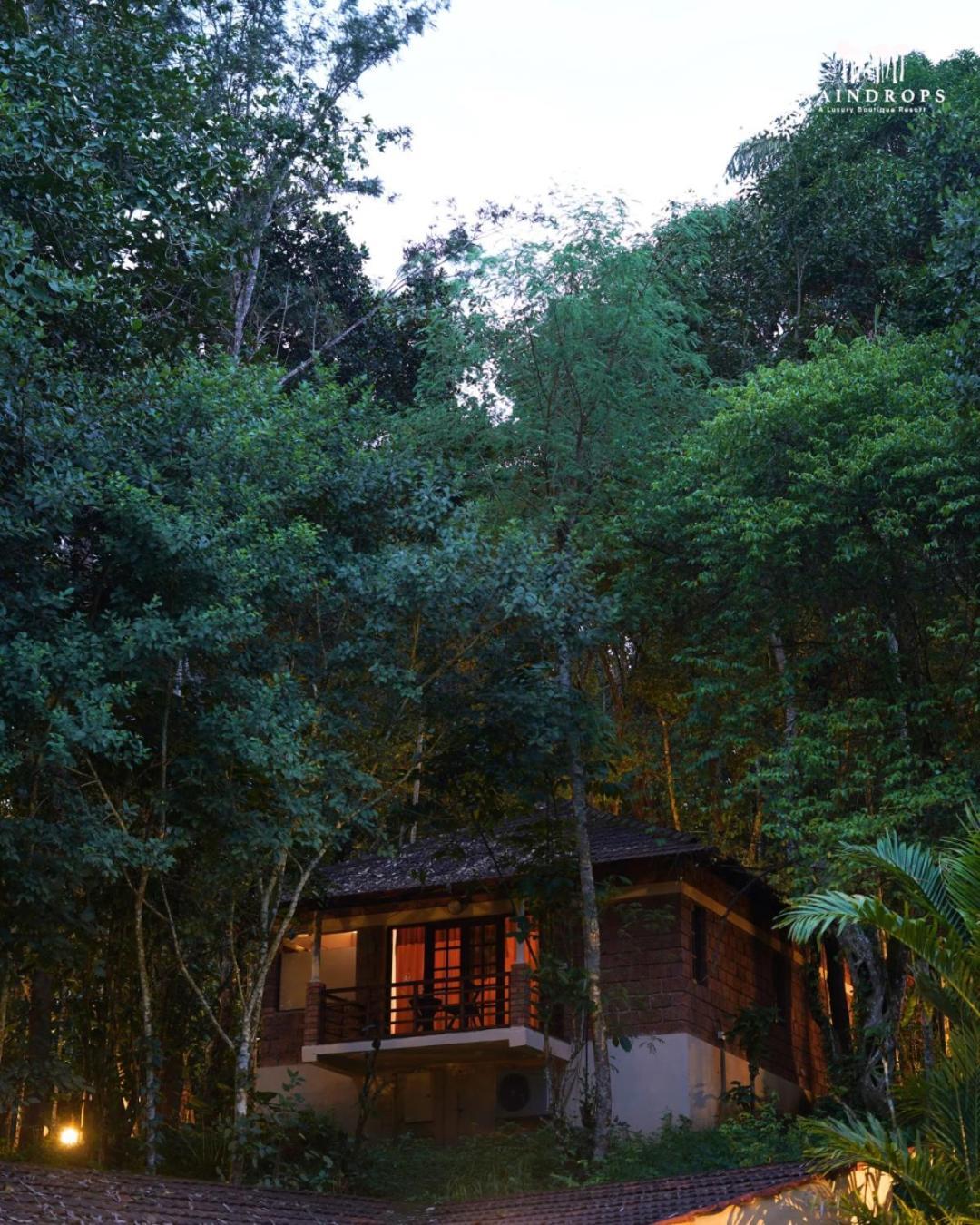 Raindrops Resorts Sultan Bathery Eksteriør billede
