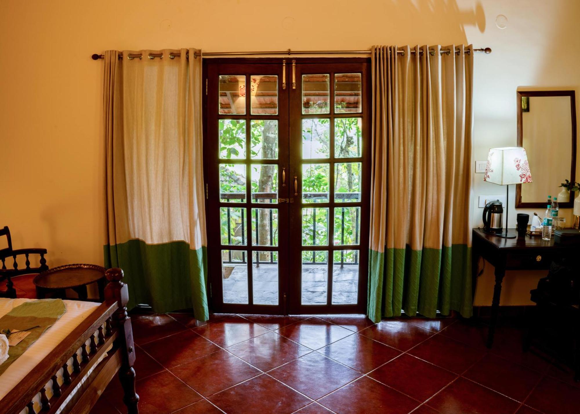 Raindrops Resorts Sultan Bathery Eksteriør billede