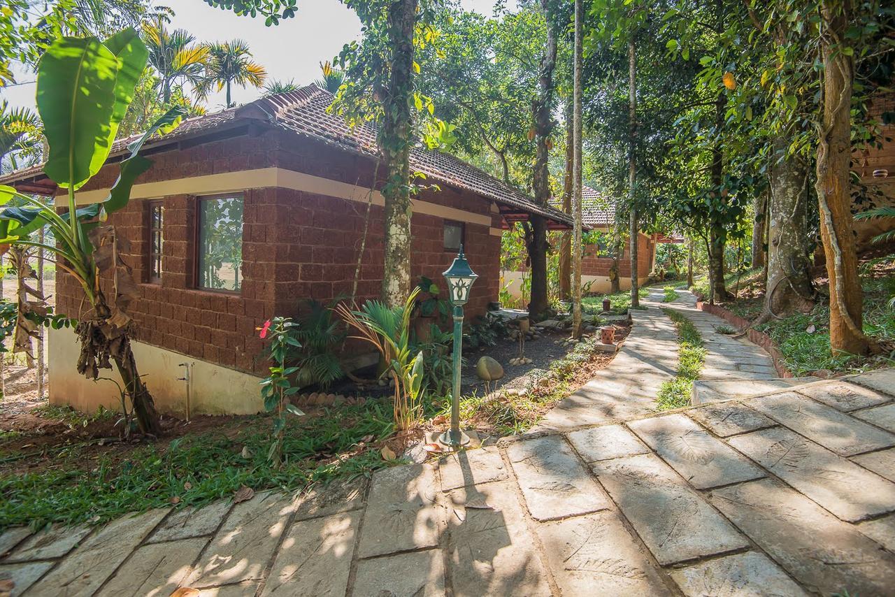 Raindrops Resorts Sultan Bathery Eksteriør billede