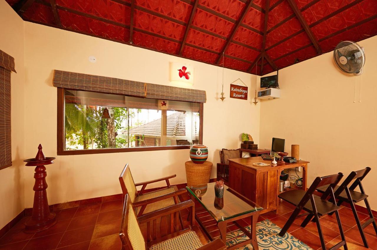 Raindrops Resorts Sultan Bathery Eksteriør billede