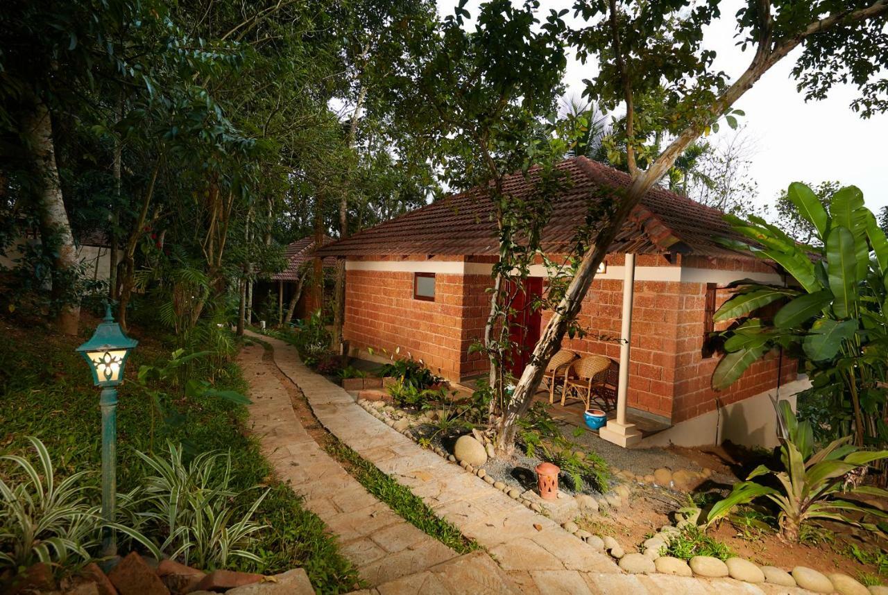 Raindrops Resorts Sultan Bathery Eksteriør billede